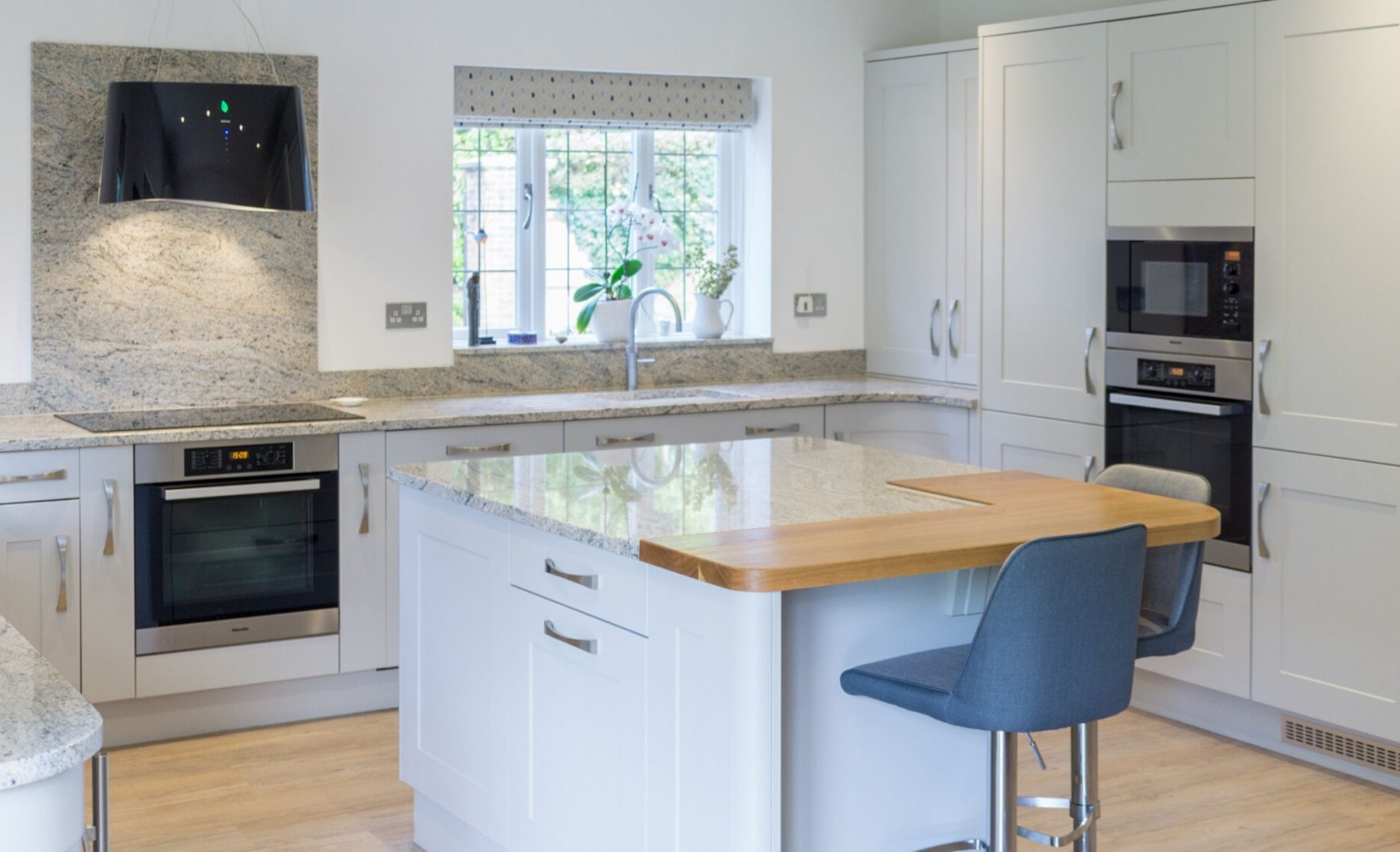 Contemporary kitchen in white