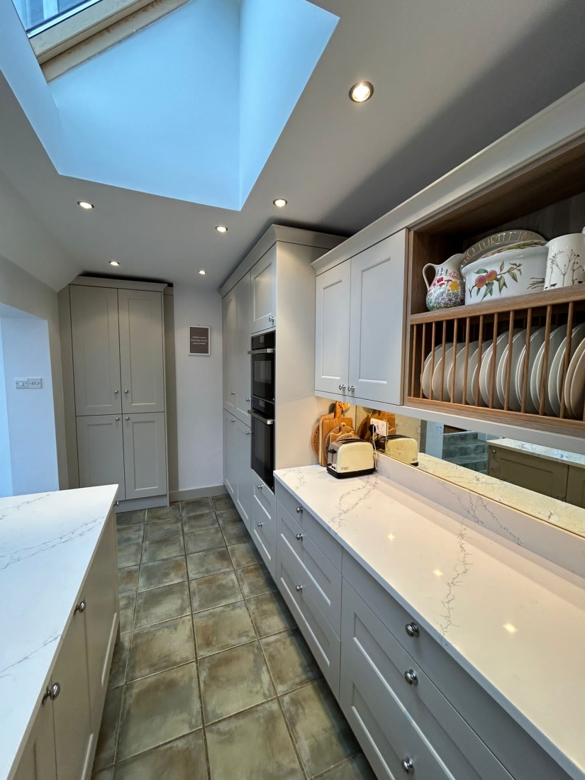 Stylish Contemporary Shaker Kitchen