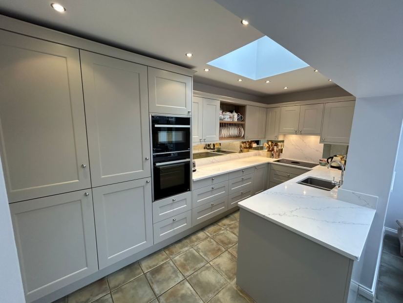 Stylish Contemporary Shaker Kitchen