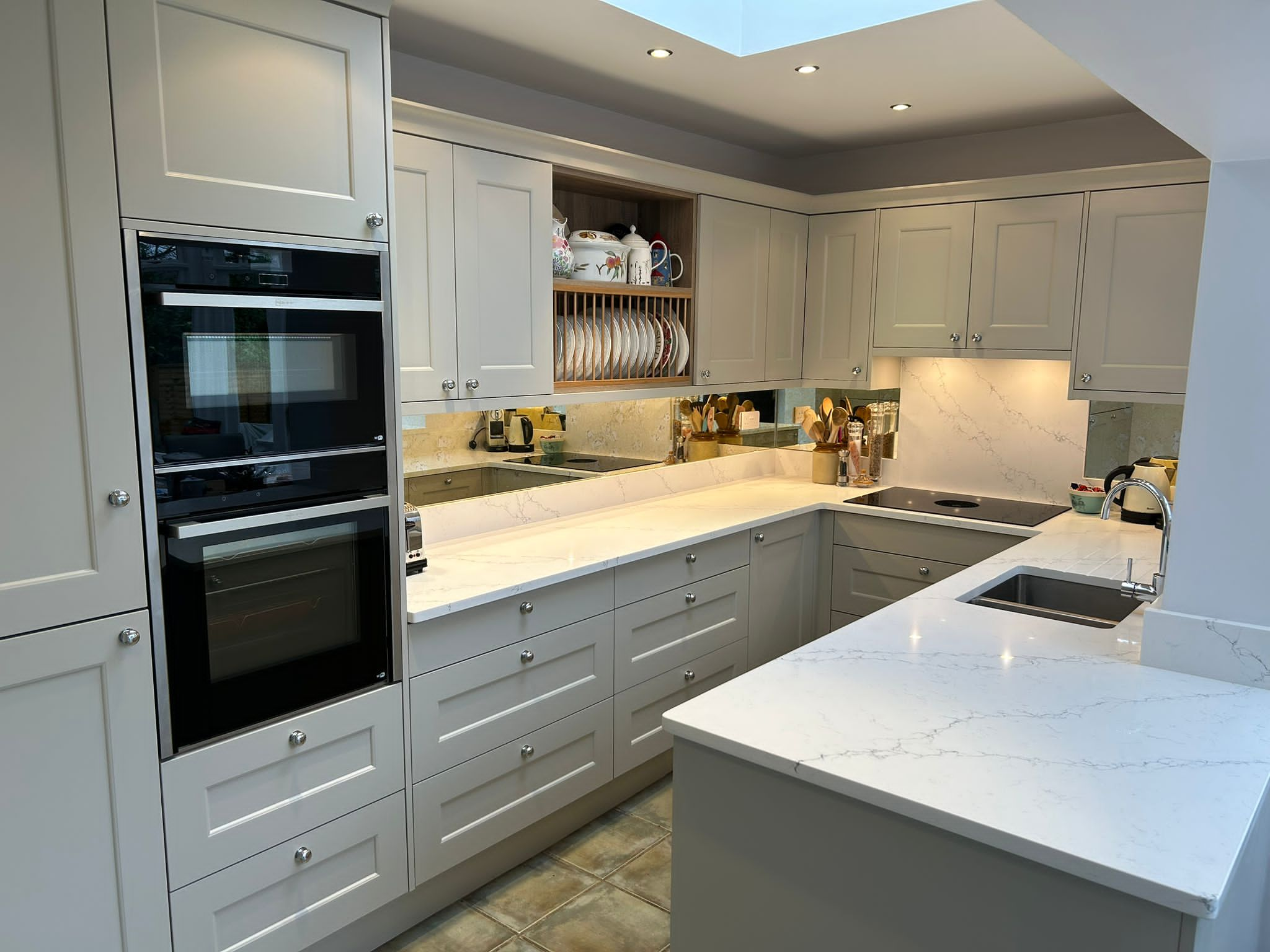 Stylish Contemporary Shaker Kitchen